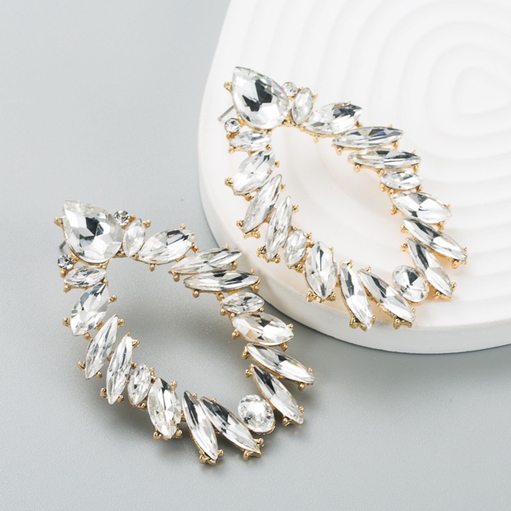 LAST ACT! Fashion Geometric Alloy Diamond-Encrusted  Earrings & More Bundle - Picture 5 of 11